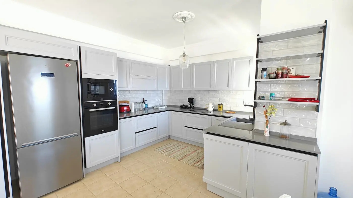Fitted kitchen